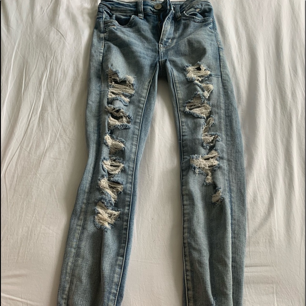 american eagle light wash ripped jeans